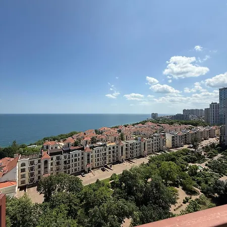 морской вид в наших апартаментах с каждого окна! アパート *